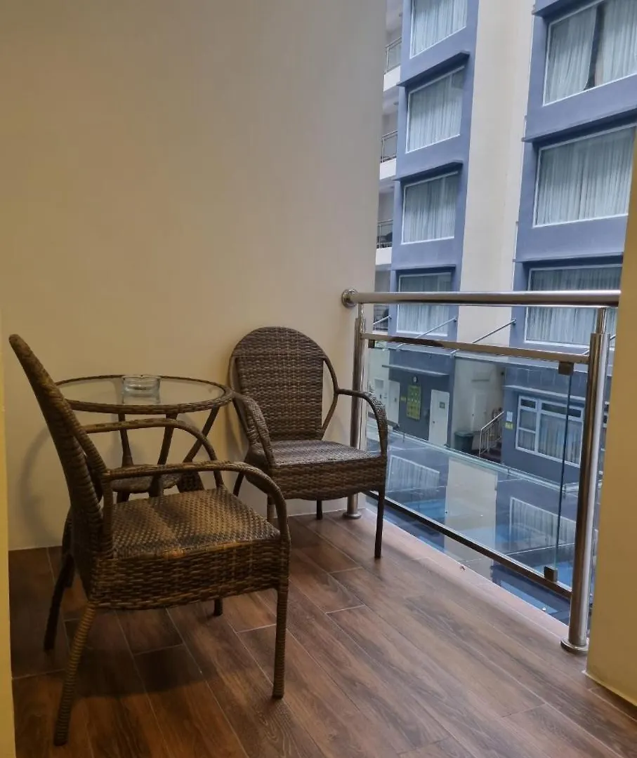 La Grande Residences Angeles 0*,