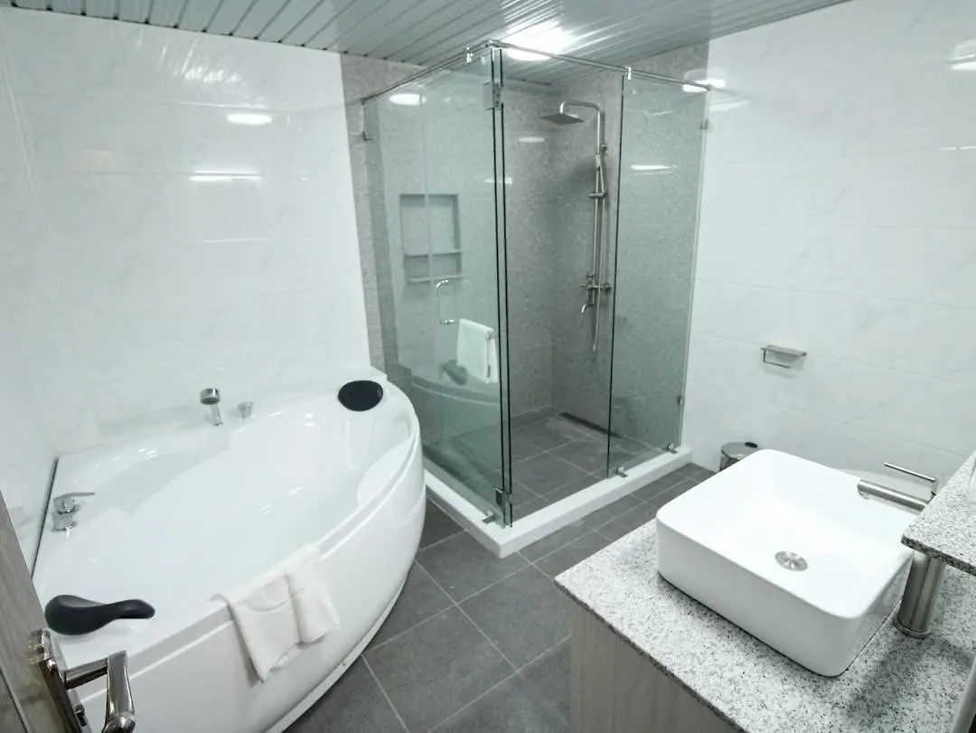 La Grande Residences Angeles Aparthotel
