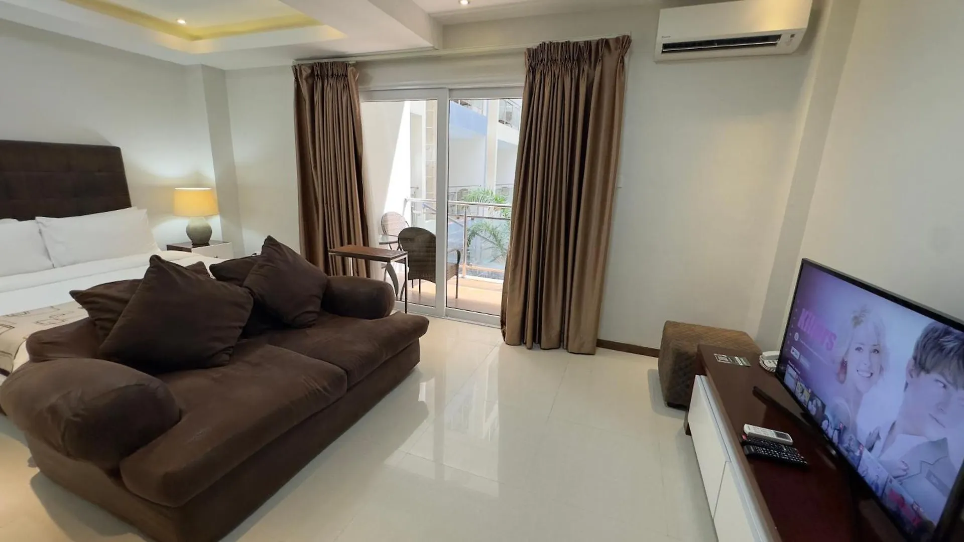 La Grande Residences Angeles 0*,