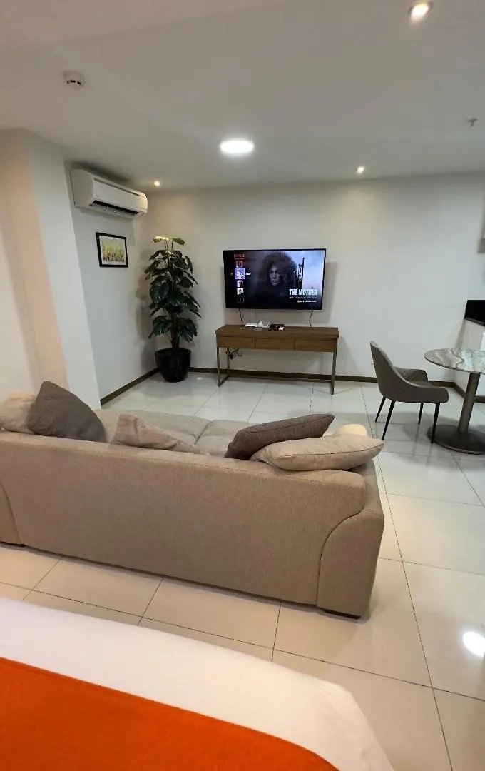 La Grande Residences Angeles 0*,