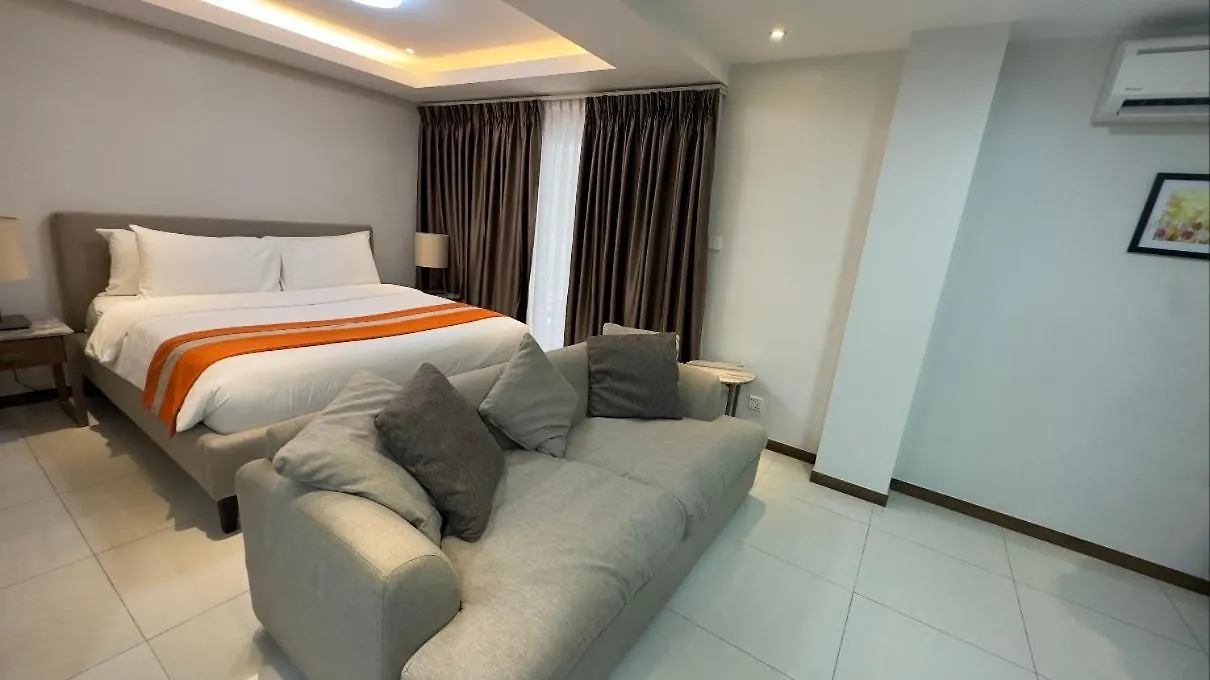 La Grande Residences Angeles 0*,